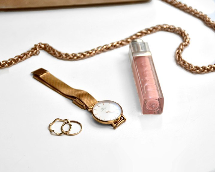 elegant gold chain accessory